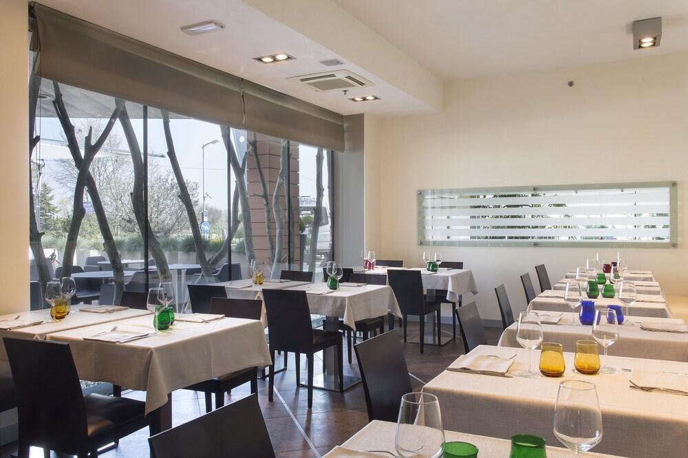 Courtyard By Marriott Venice Airport
