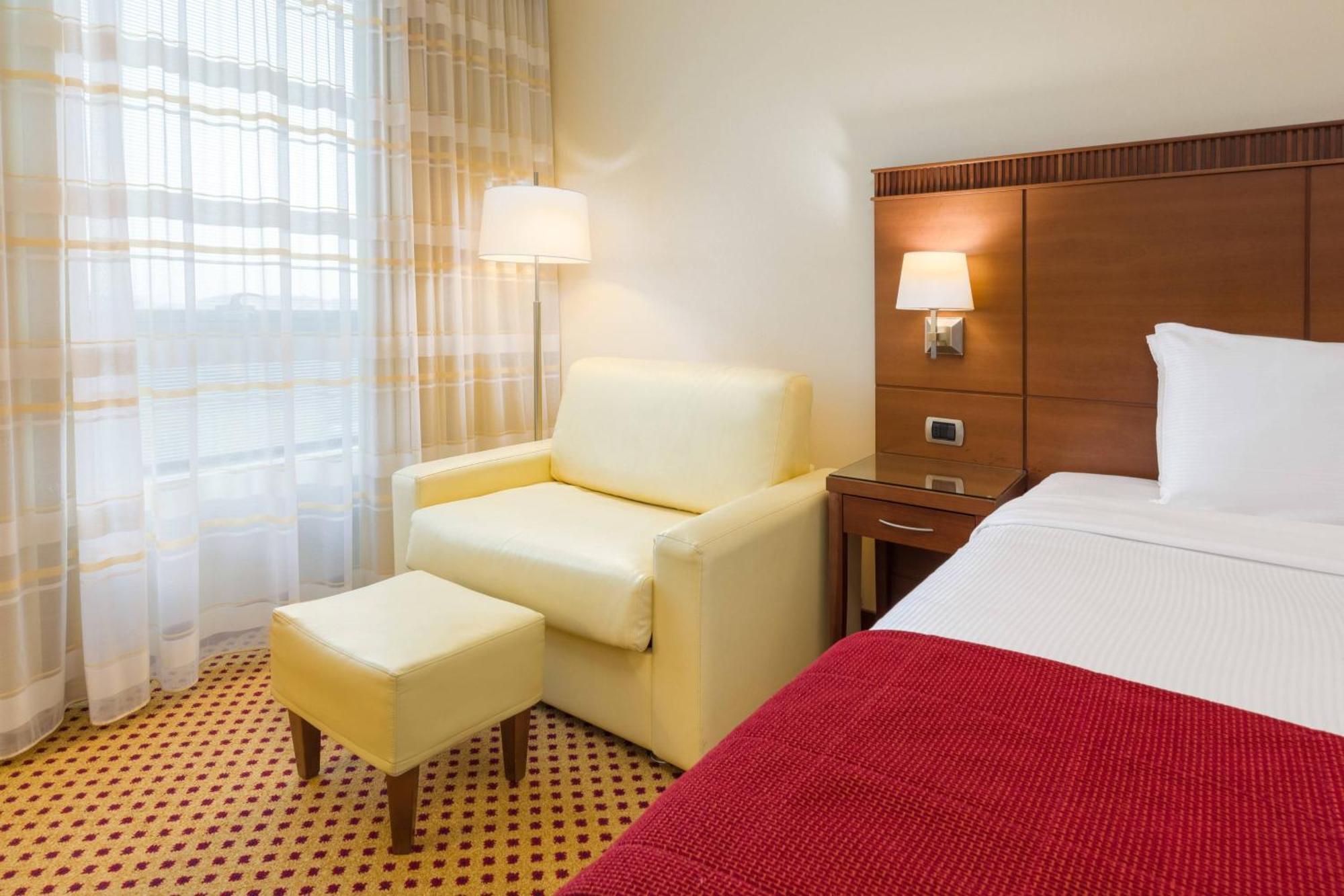 Hotel Courtyard By Marriott Venice Airport 4*